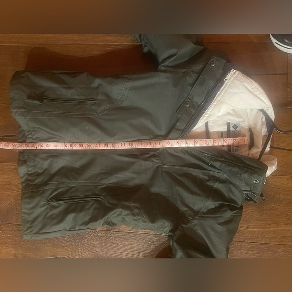 Columbia 3 in 1 jacket, Size M - Picture 14 of 14